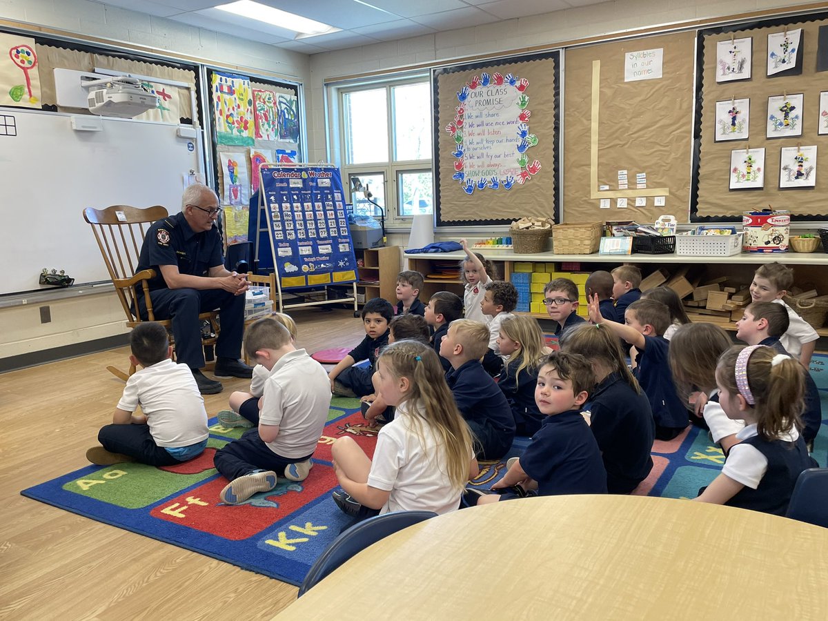 A big thank you to <a href="/oakvillefire/">Oakville Fire Dept</a> for teaching us about fire safety and prevention and giving us a tour of the fire truck! We appreciate all you do for for our community! <a href="/stmattoakville/">St Matthew Oakville</a> #hcdsbk
