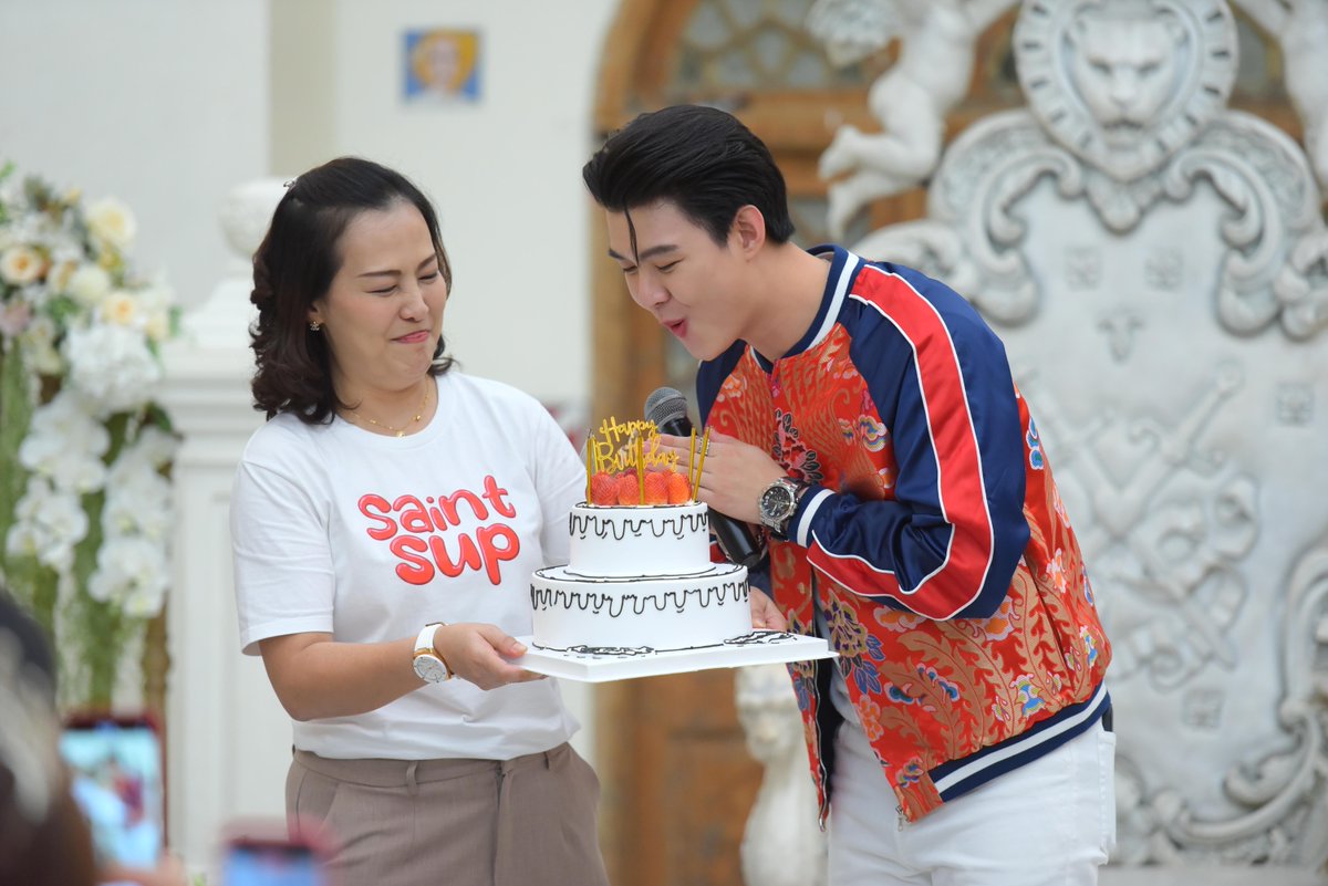 SeesanBunterng's tweet photo. 🎂"เซ้นต์ ศุภพงษ์" นักแสดง ผู้จัดหนุ่มไฟแรง แห่ง IDOLFACTORY ชวนครอบครัวและแฟนคลับทำบุญใหญ่วันเกิดอายุครบ 25 ปี

อ่านข่าวต่อได้ที่ https://t.co/UhAZCtGuW8

#25thSAINTDay
#Saint_sup #MingEr
#HBD25thProject4Saint https://t.co/7qjDYd2A2R