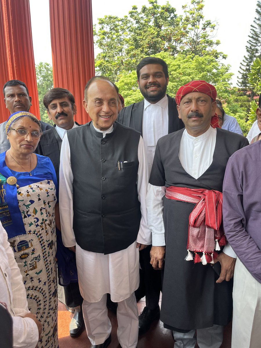 satyasabharwal's tweet photo. HUGE BREAKING: Today, Karnataka High Court issued notice in the WP in Public Interest filed by Dr. @Swamy39 on making a commission to look into the demands of the Codava National Council (CNC). 

@nachappa_codava @vhsindia @jagdishshetty https://t.co/plvUrP58xz