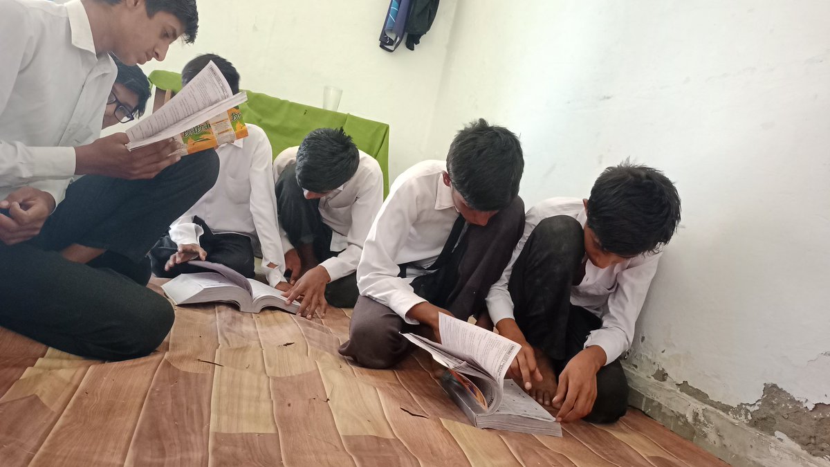 Tehseen50857292's tweet photo. @AUKhan4u @MohsinnaqviC42 @ECP_Pakistan @SchoolEduPunjab @GovtofPunjabPK @CS_Punjab @FinancePunjab @SpokespersonECP @Ammarysaggu @N0raizTariq After noon classes https://t.co/vMOjwZ717e