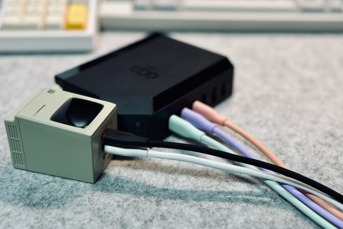 hidetoshitwitt's tweet image. 「絡まない＆断線に強い系」の充電用シリコンケーブル🔋をお探しの方。類似製品は多数ですが、今なら選ぶべきは断然「mochitto（もちっと）」です！その理由もしっかりまとめています。

レビュー記事（残念ポイントも）
→ hidetoshitwitt.com/mochitto-revie… #PR #USBケーブル