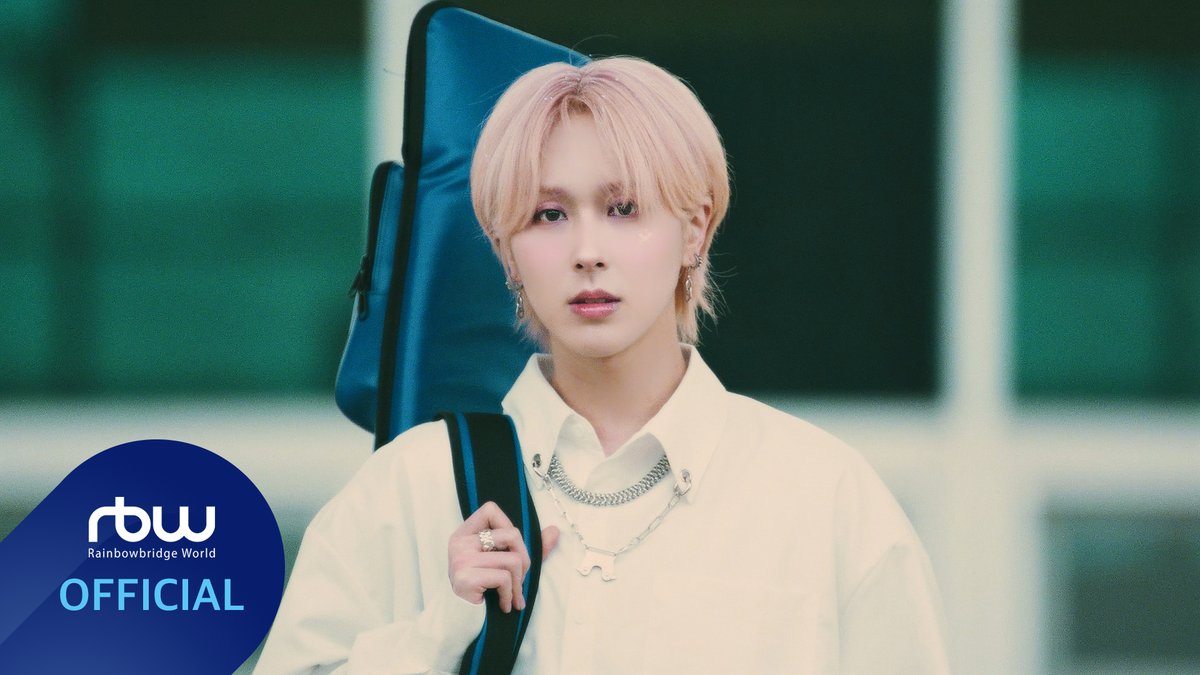 기욱] GIUK 1ST MINI ALBUM [Psycho Xybernetics : TURN OVER] 🔹 MV