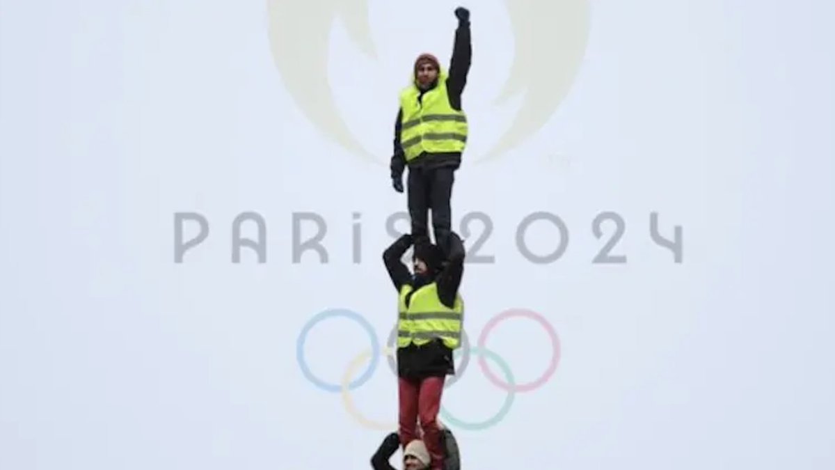 KonbiniFr's tweet photo. À la question “quel athlète avez-vous hâte de voir aux JO de Paris ?”, Twitter répond en trollant

Vous nous régalez, on a sélectionné vos tweets les plus drôles 🤣👇 https://t.co/FSYgWbLmbF