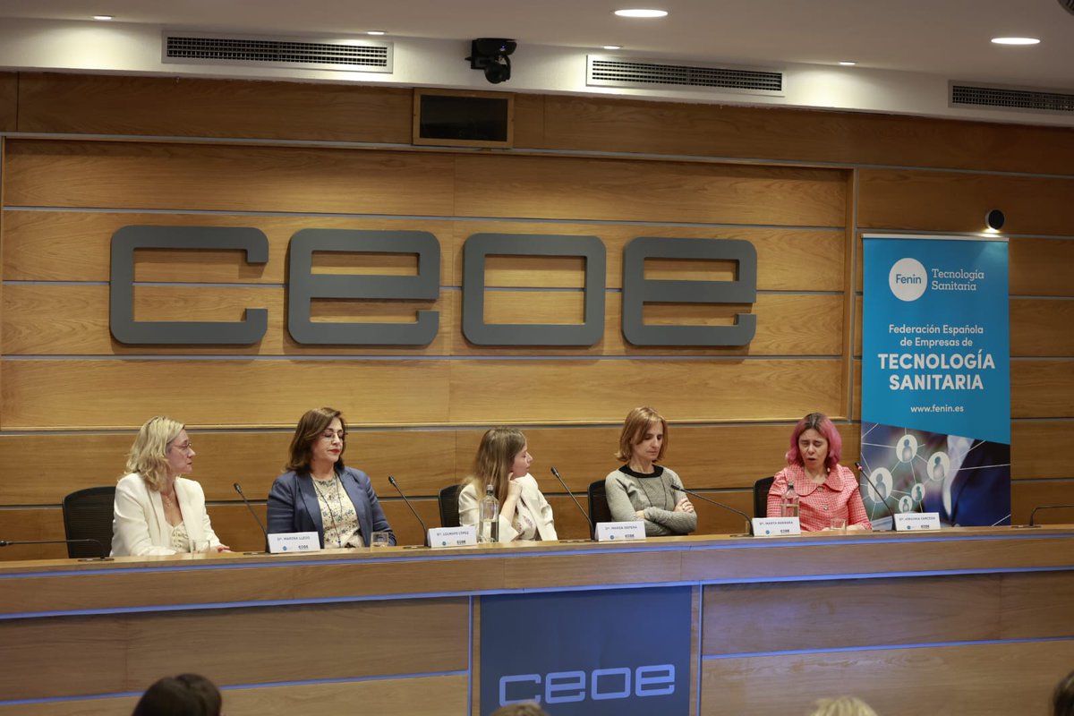 fenin_es's tweet photo. Finaliza la segunda mesa, que ha puesto el foco en la diversidad y su inclusión. 

"La Tecnología Sanitaria es la que nos está ayudando a tener más datos, así se puede promover que no existan sesgos y que las herramientas sean más inclusivas".  #TecnologíaODSanitaria https://t.co/UpYCwuOHIE