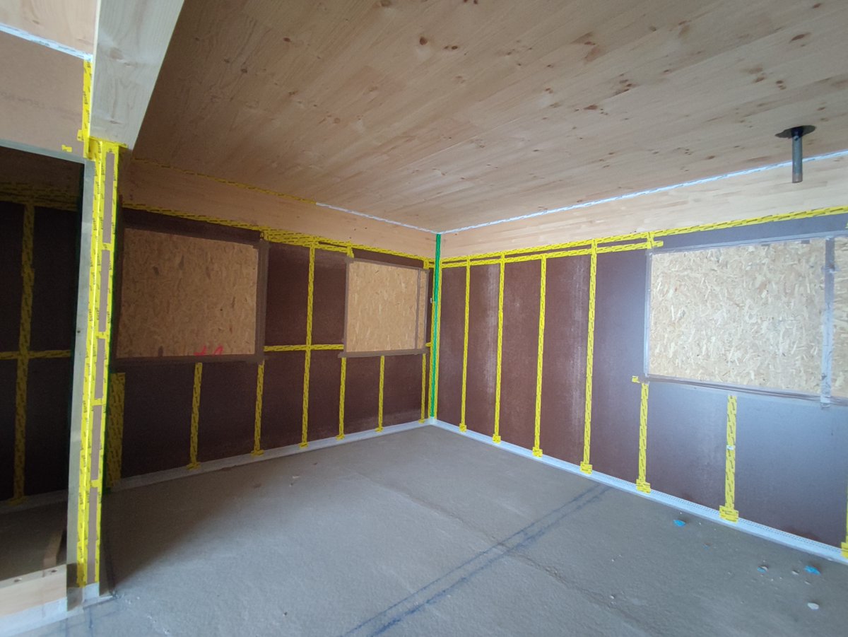 Nos encontramos realizando los ensayos #BlowerDoor a las 39 viviendas de Madera de Alquiler Público en #Mutilva #Navarra 

#ErroyEugui
#Nasuvinsa
<a href="/gob_na/">Gobierno de Navarra</a>
 
#eficienciaenergética 
#Passivhaus