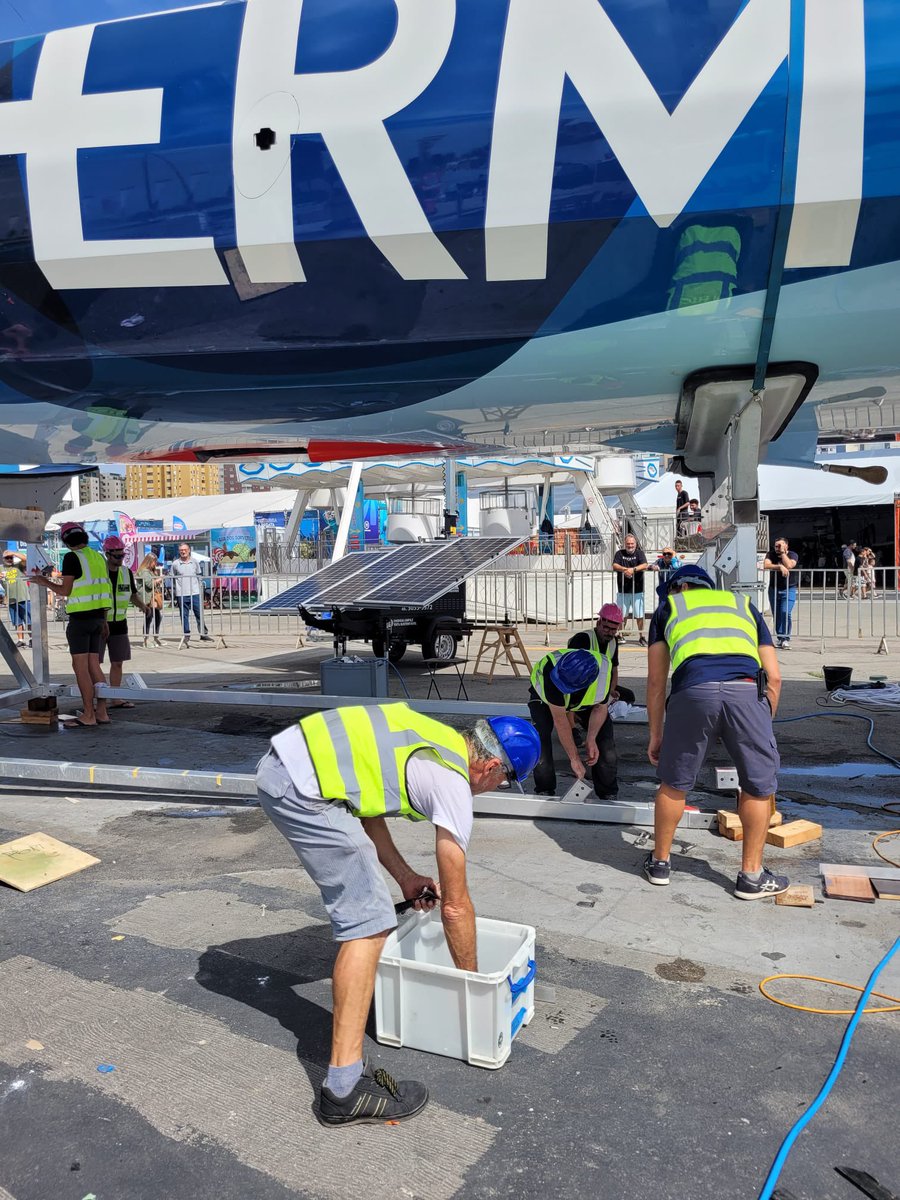 PaulMeilhat's tweet photo. Re(mise) à l’eau de l’IMOCA #Biotherm ce matin à Itajaí 🇧🇷 !

Les foils ont bien été remis en place, une grande étape de cet entre-deux étapes ! 

#TheOceanRace https://t.co/Viga5p32uy