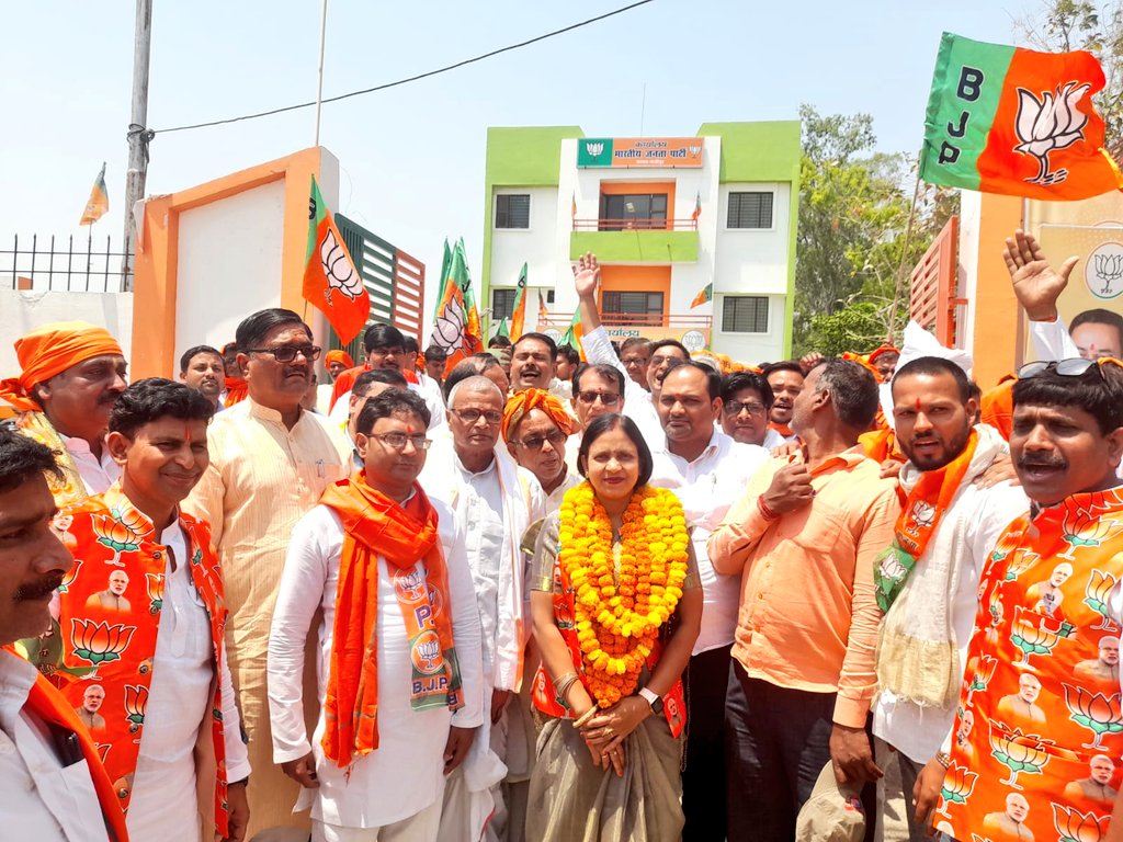 भारतीय जनता पार्टी से अध्यक्ष पद के लिए नगर पालिका परिषद गाजीपुर से श्रीमती सरिता अग्रवाल और नगर पंचायत जंगीपुर से श्रीमती विजयलक्ष्मी गुप्ता, सभासद प्रत्याशी श्री शनि चौरसिया, श्री कमलेश बिंद जी के नामांकन में उपस्थित रहा।

#निकाय_में_भी_भाजपा