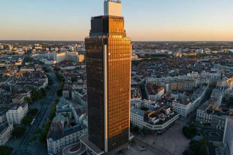 LeMoniteur tweet media