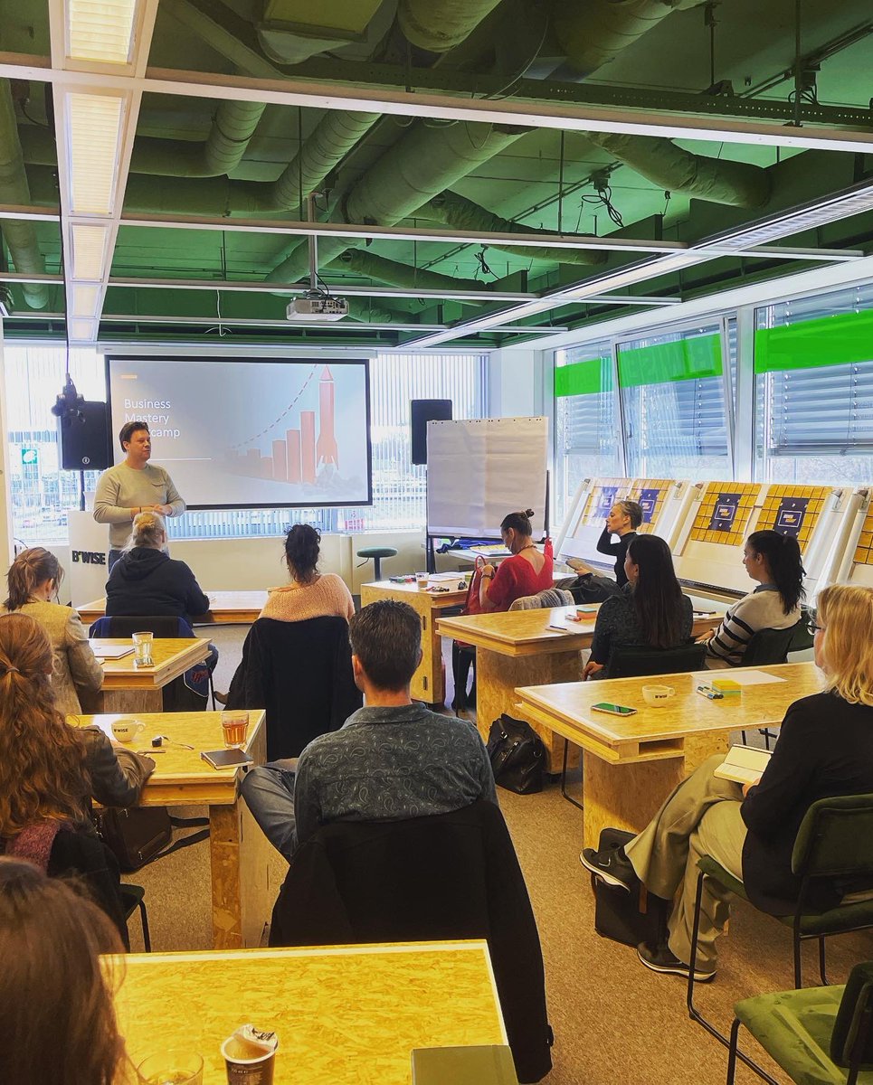 Het was een geslaagde Founders Ontbijt, Business Mastery Bootcamp en Pitch Contest. 
Odilia Kerkhoven is afgelopen woensdag bekroond tot onze Pitch Queen👸.
Speciaal dank aan B’WISE voor de goede samenwerking 🙏✨.
