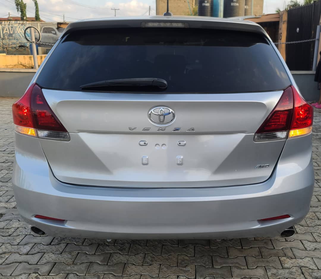 OracleAutos's tweet image. Toyota Venza
Model year 2010
Foreign used
Thumbstart Engine
Panoramic Roof 
Price 8, 950, 000M
Dm for more details.