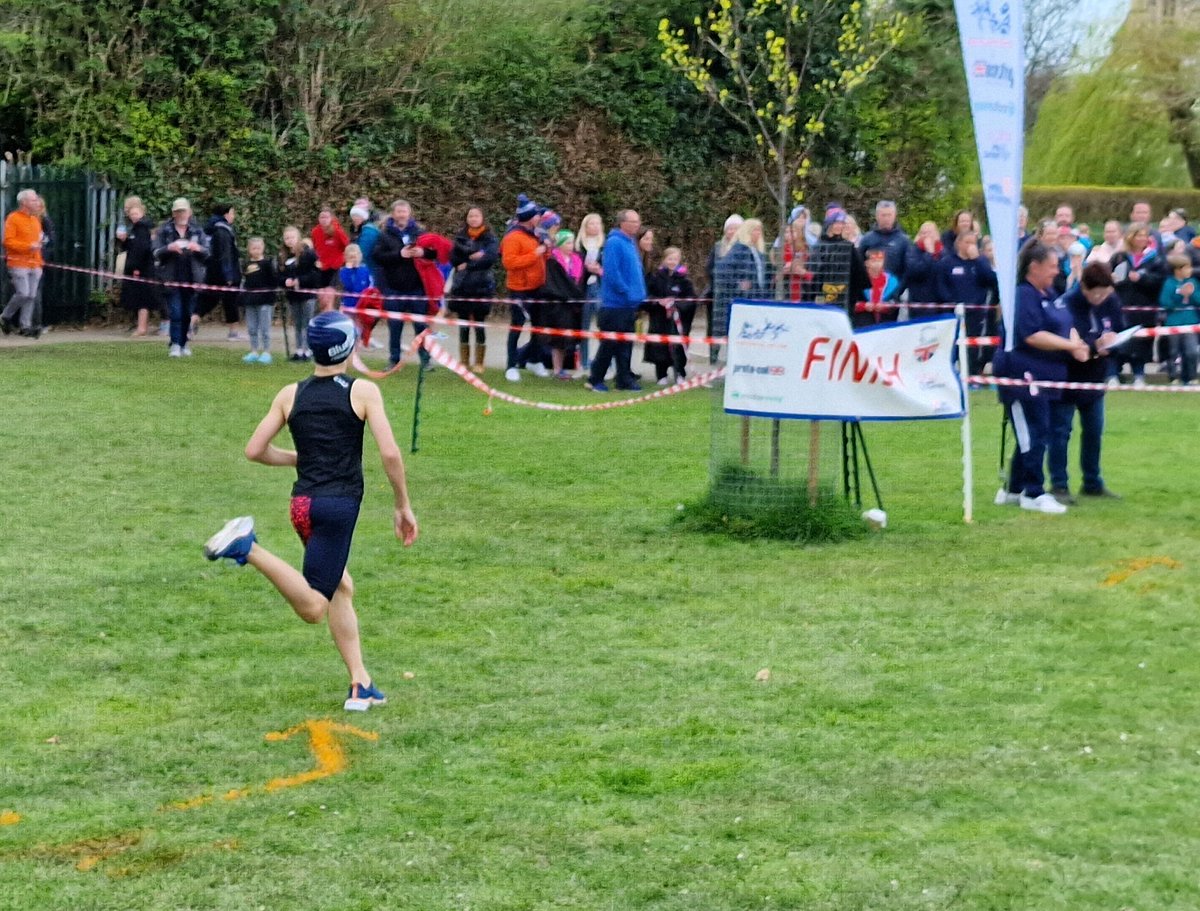 Kevin Hall tweet media