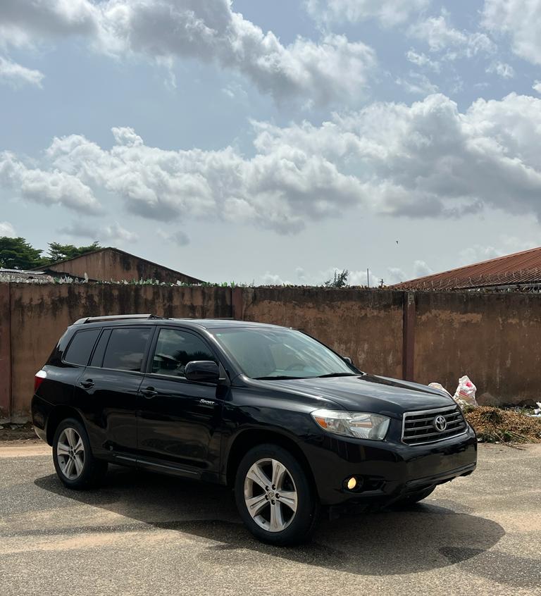 OracleAutos's tweet image. Toyota Highlander  SE
Model year 08/09
Foreign used
Reverse camera
Price  8, 200, 000 
Location Egbeda Lagos