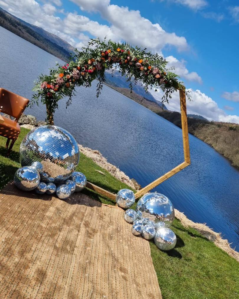 🥂💕 What a magical day it was hosting Lauren and Callum's wedding this past Saturday! The couple exchanged their vows on the lawn overlooking the stunning loch, creating an unforgettable backdrop for their love story with the ceremony directed beautif… instagr.am/p/CrIfdklK4Gl/