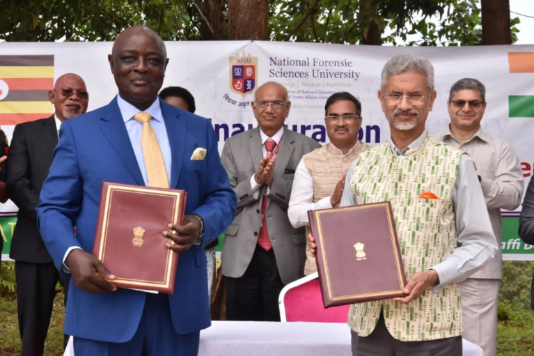 JoyceMakoma2's tweet photo. The inauguration ceremony at the Uganda Rapid Deployment Capability Centre (URDCC) Gaddafi Barracks in Jinja was also witnessed by India’s External Affairs Minister Hon. Dr. Subrahmanyan Jaishankar on behalf of India’s Prime Minister Narendra Modi.
#MoDVA https://t.co/kSB6B7mDvw