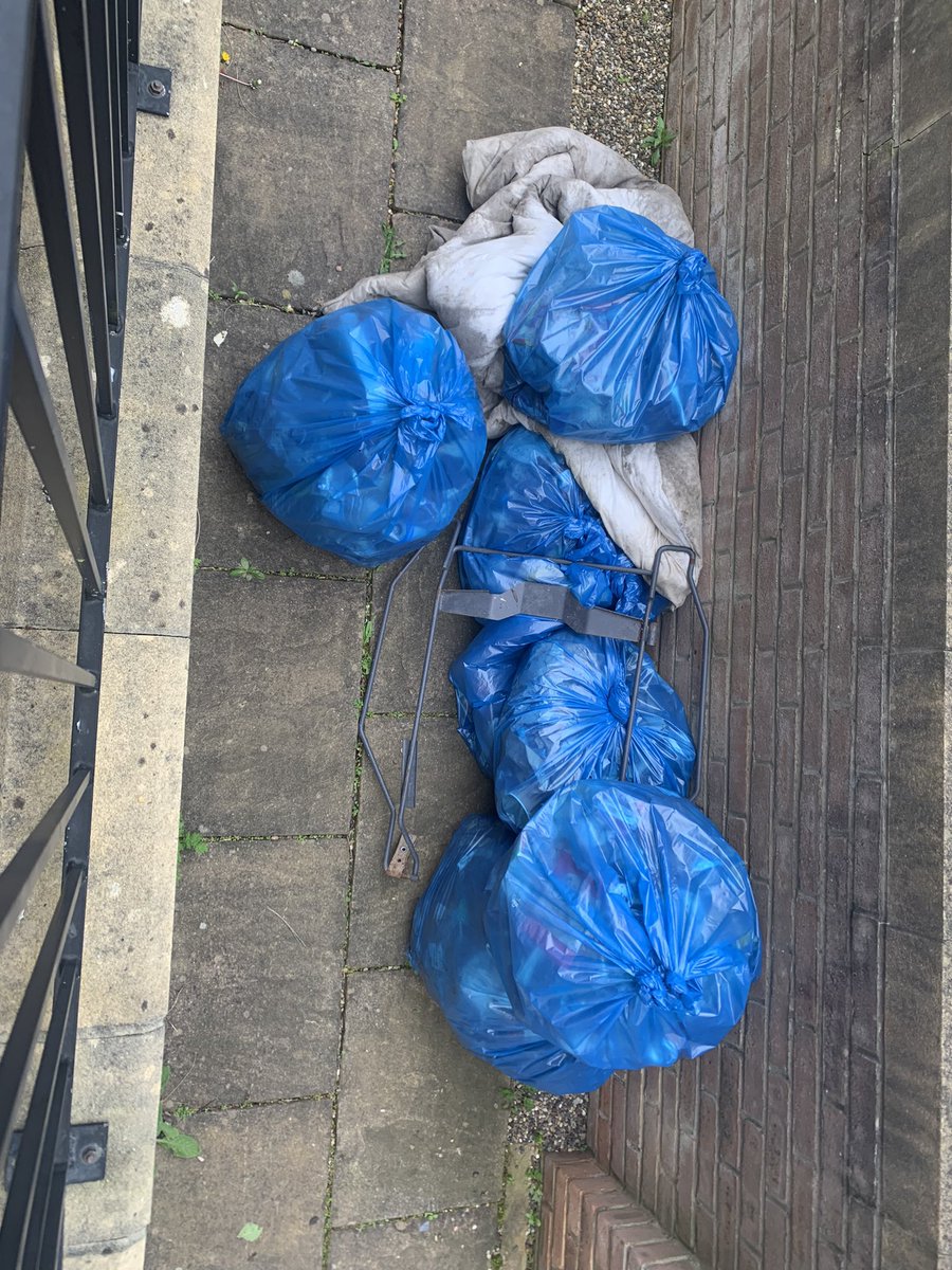 durhamengi's tweet photo. We had a lovely time spring cleaning our neighbourhood - thanks @DurhamCouncil for the equipment and the collection. Very happy wombles and a spring cleaned North End #litterfreedurham #durhamspringclean https://t.co/0HYJPvU3Ft