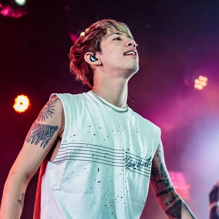 stephanie_nin's tweet photo. Another year! Happy birthday again my fav💕
Takaさん誕生日おめでとう!!
#Taka誕生祭 #ONEOKROCK https://t.co/Fqjqi3P3Ly