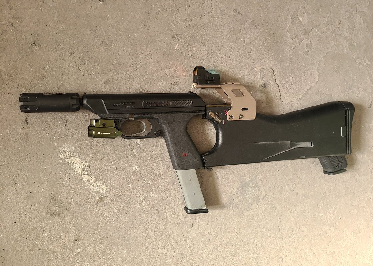 soutyou0623's tweet image. あ、すっぽり入った。
こりゃ面白いかも。

#VP70

#AAP01 アサシン