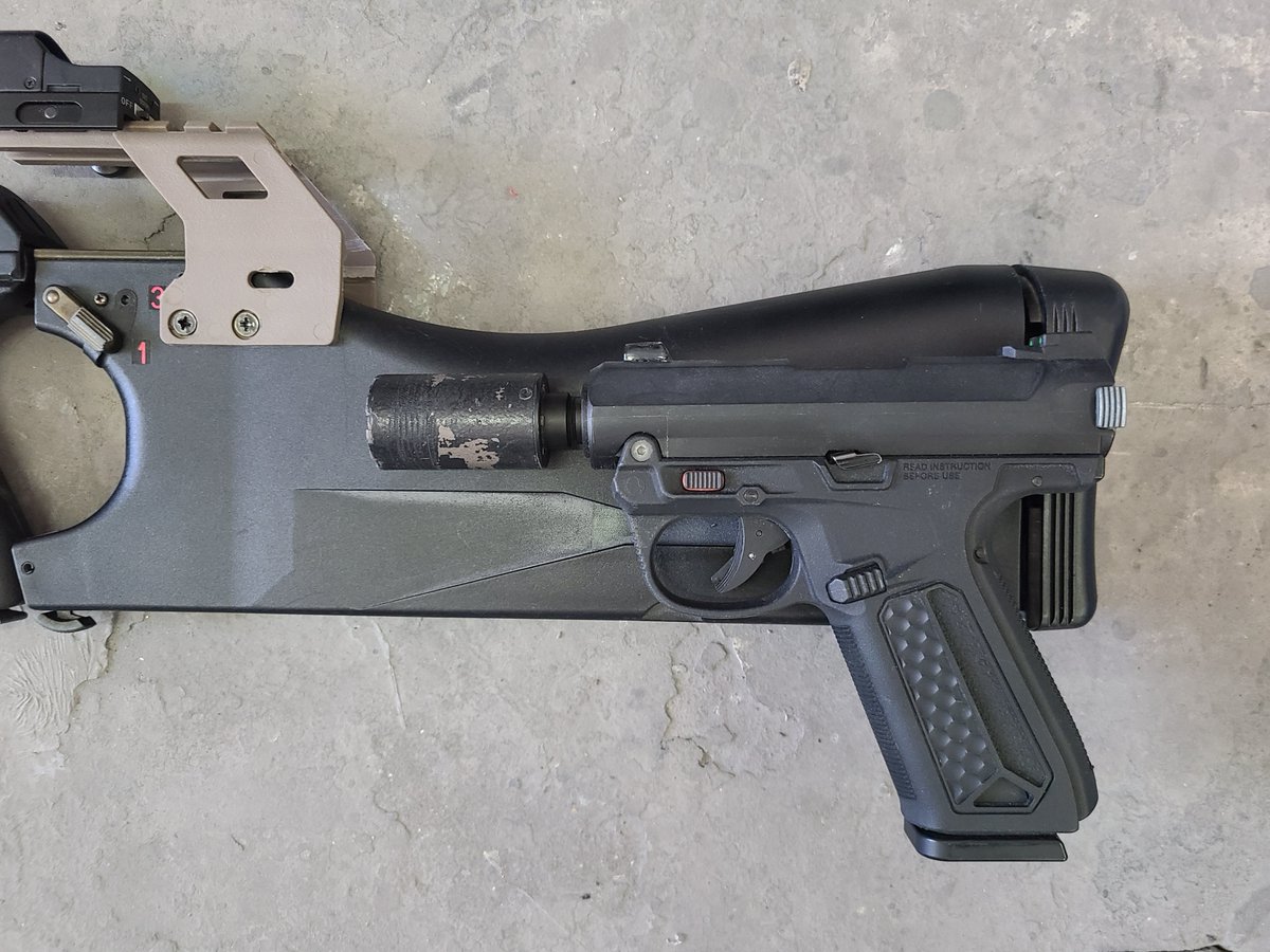 soutyou0623's tweet image. あ、すっぽり入った。
こりゃ面白いかも。

#VP70

#AAP01 アサシン