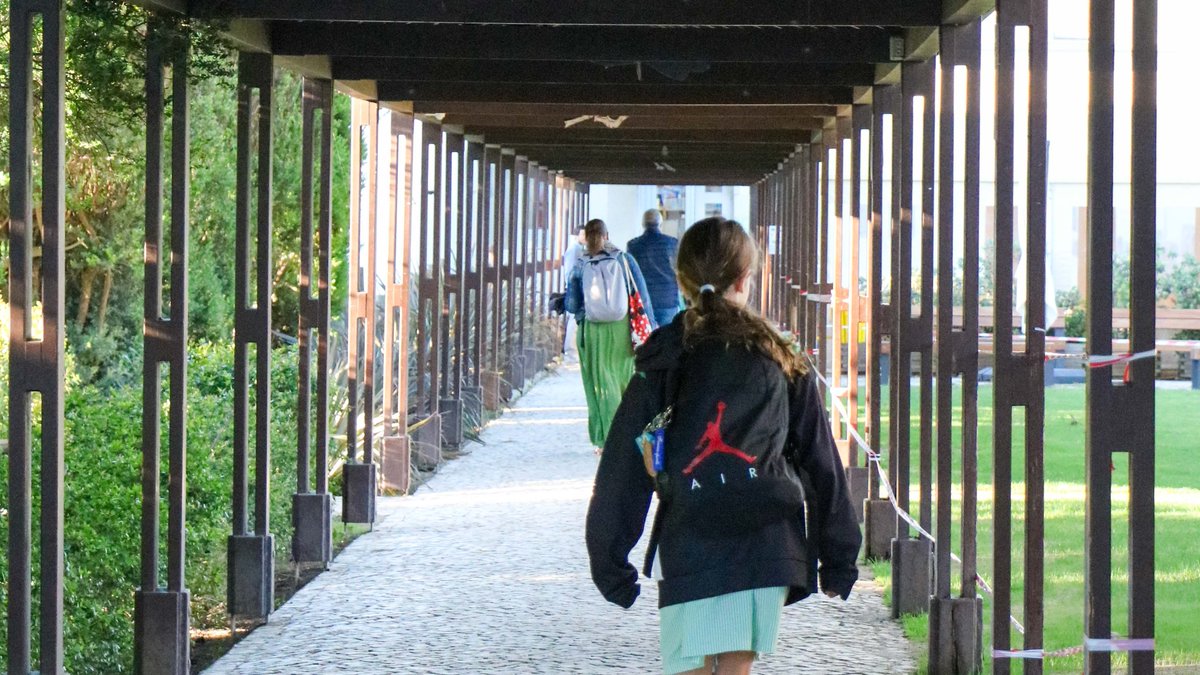 StJuliansLisbon's tweet image. 🌞 What a spectacular day to start the summer term! 
We are happy to welcome all our students back to #StJuliansLisbon.
#TheJoyOfLearning