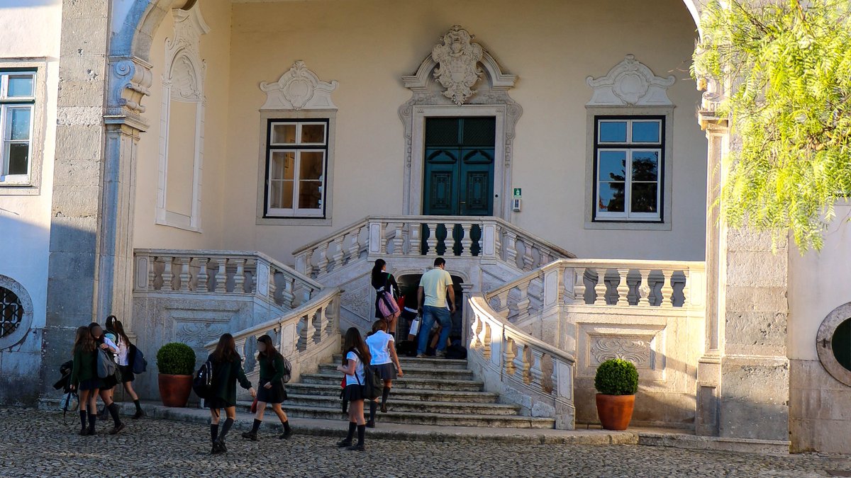 StJuliansLisbon's tweet image. 🌞 What a spectacular day to start the summer term! 
We are happy to welcome all our students back to #StJuliansLisbon.
#TheJoyOfLearning