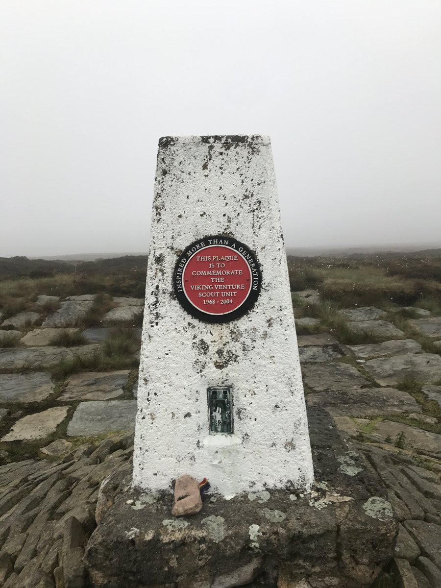 Well seeing as it’s the @OrdnanceSurvey #trigweek I thought I’d do a thread on some of the worthwhile ones in the Peak (as I’ve visited almost all of them in 2020)