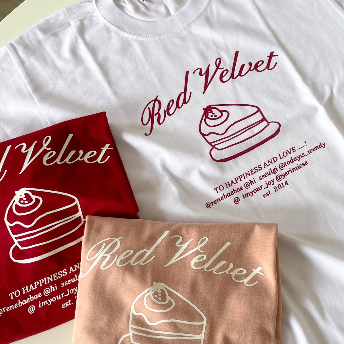 notif_studio's tweet photo. GIVEAWAY .ᐟ Win a RV CAKE shirt &amp; headwear! 🎂

— follow @sevenstudiog7 on Twitter and IG
— RT this tweet
— RT + like  linked tweet in the replies below
— reply proofs &amp; tag 2 reveluvs on the tweet
— unli entries!

+ will draw 4 winners! check replies for the prizes + more info! https://t.co/6vtaZhYEb7