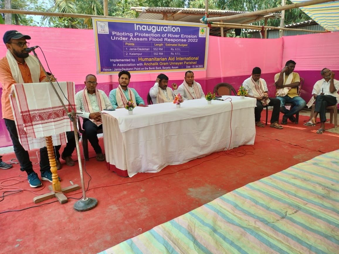 humanaidint's tweet photo. Piloting Protection of River Erosion under Assam Flood Response 2022 has been inaugurated, with 1104 running metres estimated under budget. Humanitarian Aid International and #AGUP in Barpeta are implementing this project at the Jania-Daukmari site on River Benki. https://t.co/SjQC5fleyB