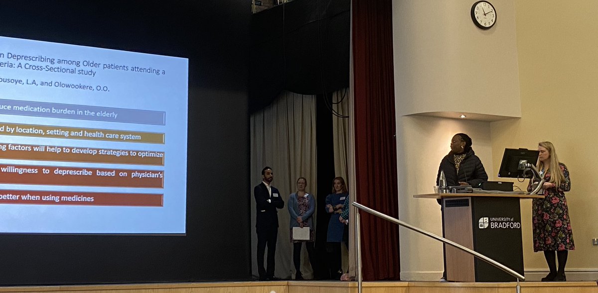 HSRPPConference's tweet photo. Rapid fire presentations are go! 🏁#HSRPP2023 @UniofBradford
These brave delegates are presenting their research in just 1 minute ⏰ with only 1 slide!! 💨
#1minuteisnotlong #rapidspeed
@UoBPaMS @PharmResUK https://t.co/T0D5qeHJS5