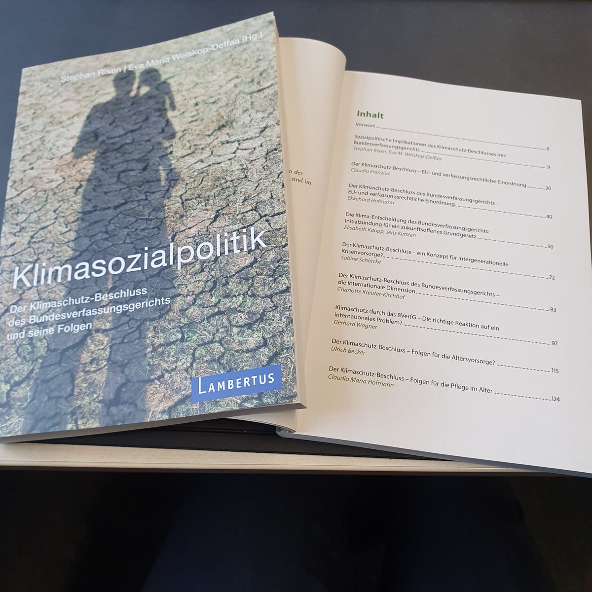 ClaudiaMHof's tweet photo. Kürzlich erschienen 😍 #Klimasozialpolitik #PflegeimAlter https://t.co/efeHkcLGSZ