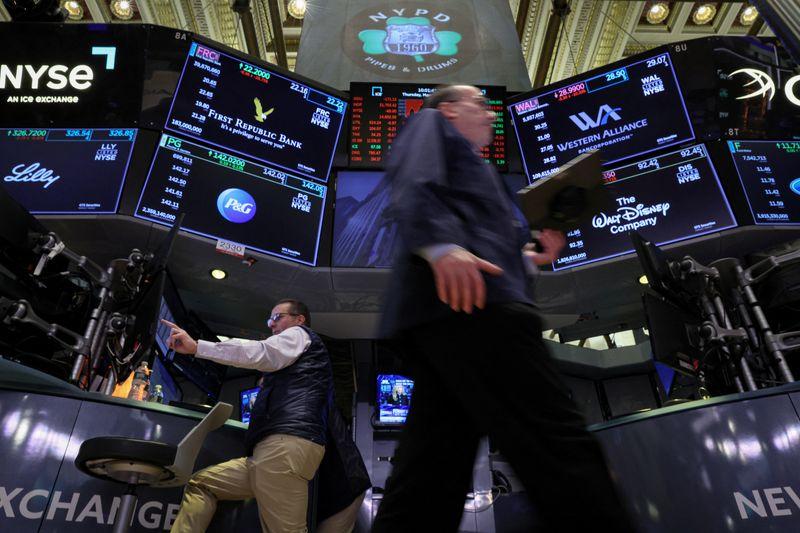 EnvoyPro's tweet photo. TESLA, NETFLIX, IBM, BANK OF AMERICA, GOLDMAN SACHS HEADLINE EARNINGS RUSH IN WEEK AHEAD   
$TSLA $NFLX $IBM $BAC $GS https://t.co/qKCUZrX4D7
