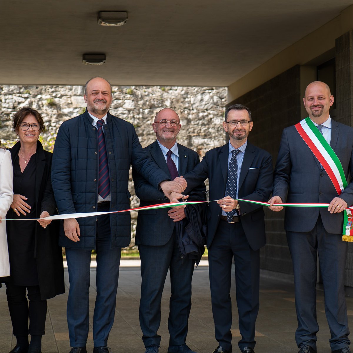 unibs_official's tweet photo. 📢 #unibs rafforza l’offerta formativa: dall’a.a. 2023/24 il Corso in #Infermieristica sarà attivo anche ad Alzano Lombardo presso la nuova sede decentrata di @asstbergamoest, in collaborazione con @UniBergamo e con la Conferenza dei Sindaci del Distretto di Bergamo Est. https://t.co/LJsagn2gKw