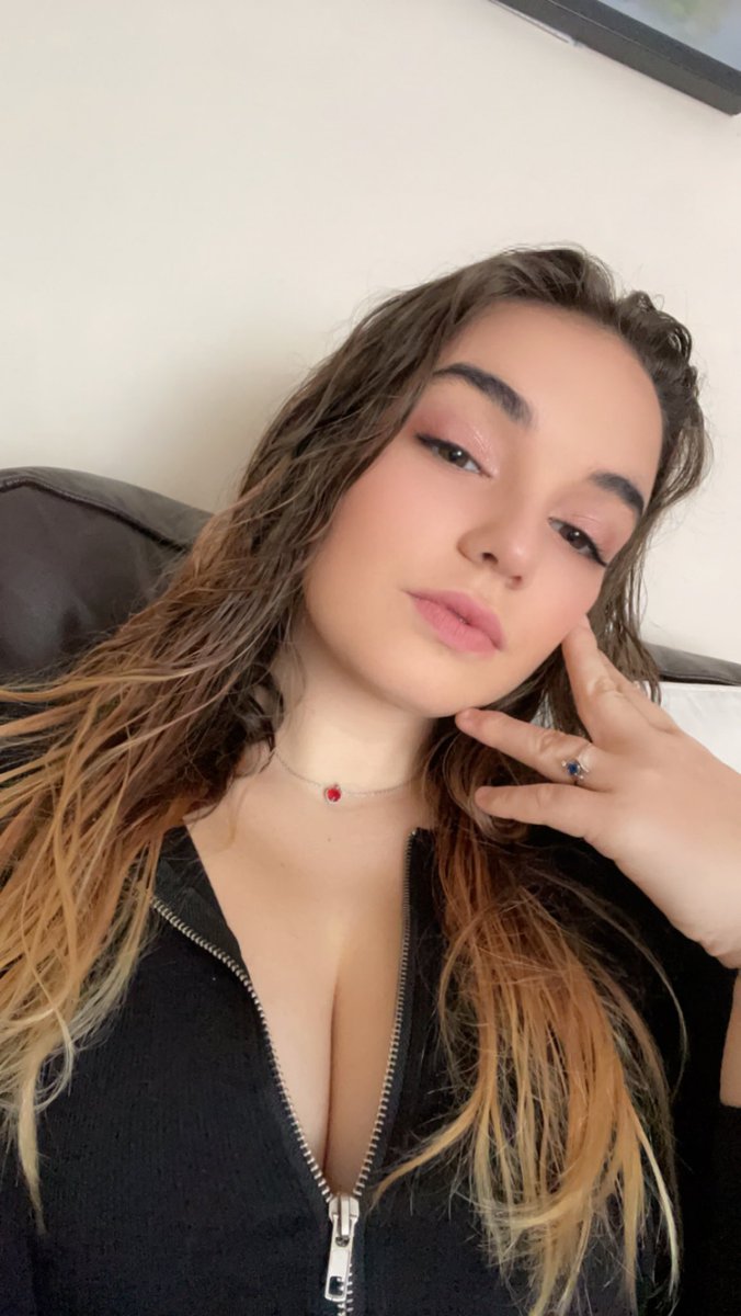 So who’s gonna be joining me today on stream. I’ll be going live at 1pm BST hope to see you there 💗