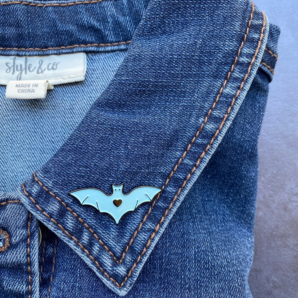 theirerye's tweet photo. Happy International Bat Appreciation Day! 🦇 Bats play an important role in our ecosystem, and did you know April is a good time to see them? Bats are just starting to emerge from hibernation this month  ☺️ 🦇 https://t.co/EsPyjCOM5D