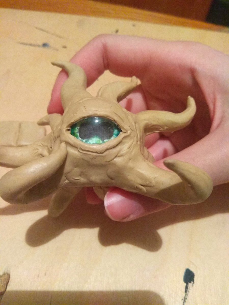 BasketPotatoes's tweet photo. I made a prototype from sculptural plasticine just to see what problems I would face when creating a figure and, directly, an eye. 
Well, it will be smaller, of course. And with a stand :3

#Skyrim #Hermaeus_mora #ESO #ESOFam https://t.co/OFmFPnntd4