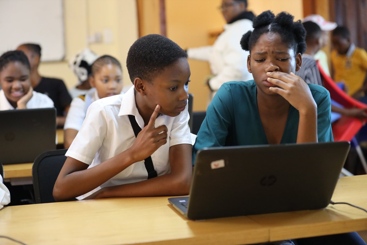 GEN22OnSloane's tweet image. This past Saturday @GirlCode_z launched the Girls Club programme in Madikwe, North West in partnership with GEN Africa and
@Unisa We are beyond excited to see the enthusiasm from the kids! 📷 #GirlCoderClub #STEMeducation #EmpoweringYouth #Technology
