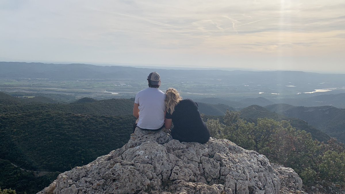 cledaaa's tweet image. On s’est rencontrés à une soirée, maintenant 3 ans d’amour, 1 an de vie commune à l’autre bout de la France et un bébé chat 🤍