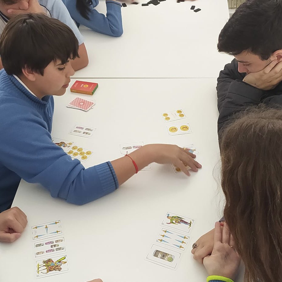 TALLER DE MATEMÁTICAS 2º ESO

Mediante el juego se aprende de forma lúdica.
Los alumnos desarrollan habilidades como el cálculo, la lógica, la estrategia... aprendiendo a través de juegos como el dominó, el risk o la escoba (juego con cartas). 

#ColegiosHHCC
#actividadeslúdicas