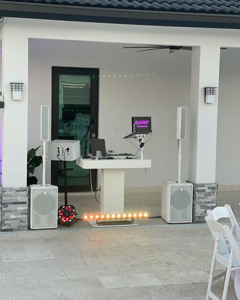 proxdirect's tweet image. Thanks for sharing @djdaddyofficial1 for sharing the Control Tower DJ podium outdoor setup wedding style setup. #myprox #controltowerdj #weddingdj