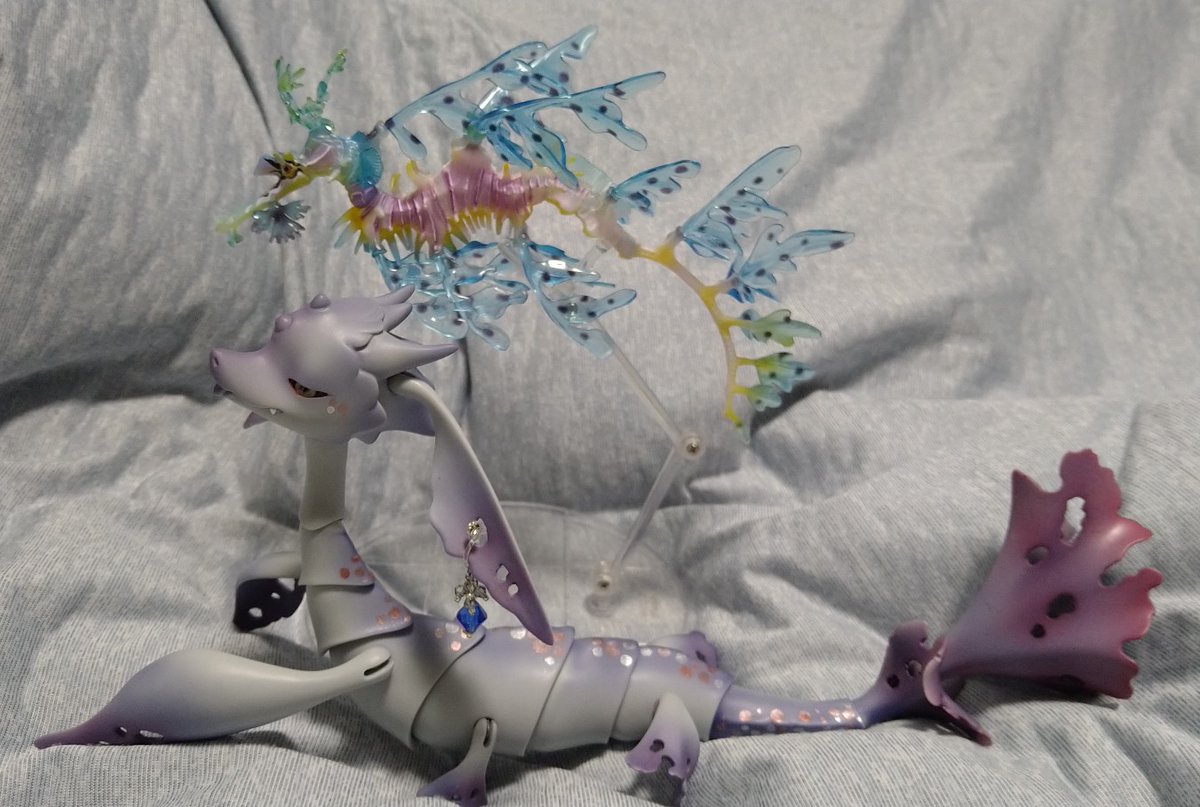 Leticia_Night's tweet photo. リーフィシードラゴンのフィギュア到着〜。
ドールのメイククオリティを知っちゃうと塗装？が物足りないけど、造形はカッコいい✨ https://t.co/ekFppCAjUA