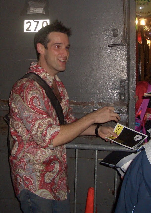 KumaYTory's tweet photo. 2005年9月27日夜、ニューヨーク・マジェスティックシアター最前列中央は、 汗が飛んでくるくらいの迫力だった。
最初で最後?の出待ちでファントム役のヒュー・パナロ(HUGH PANARO)にもらったサイン。
#GoodbyePhantom
#PhantomBroadway
#HughPanaro
#MajesticTheatre https://t.co/brWeJFzrxm