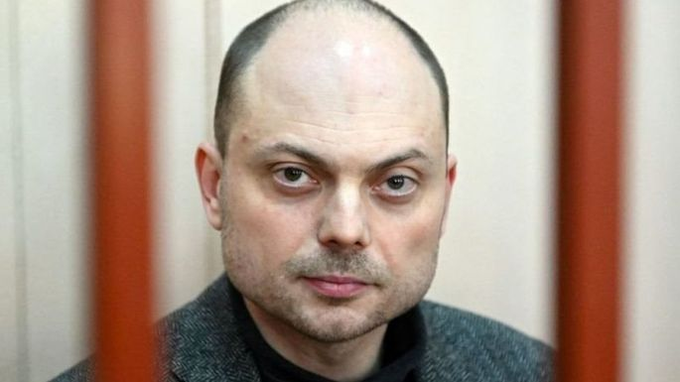 За гражданство Великобритании надо ещё 25 лет тюремного срока накинуть.