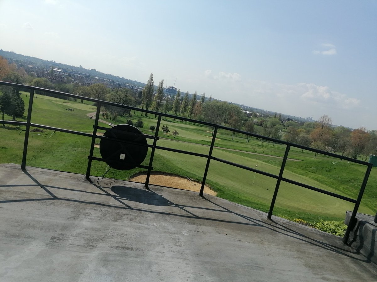 My new office view @SudburyGC overlooks a stepped Colt green, first day with @Middlesex_Golf #countyeyrie 🦅