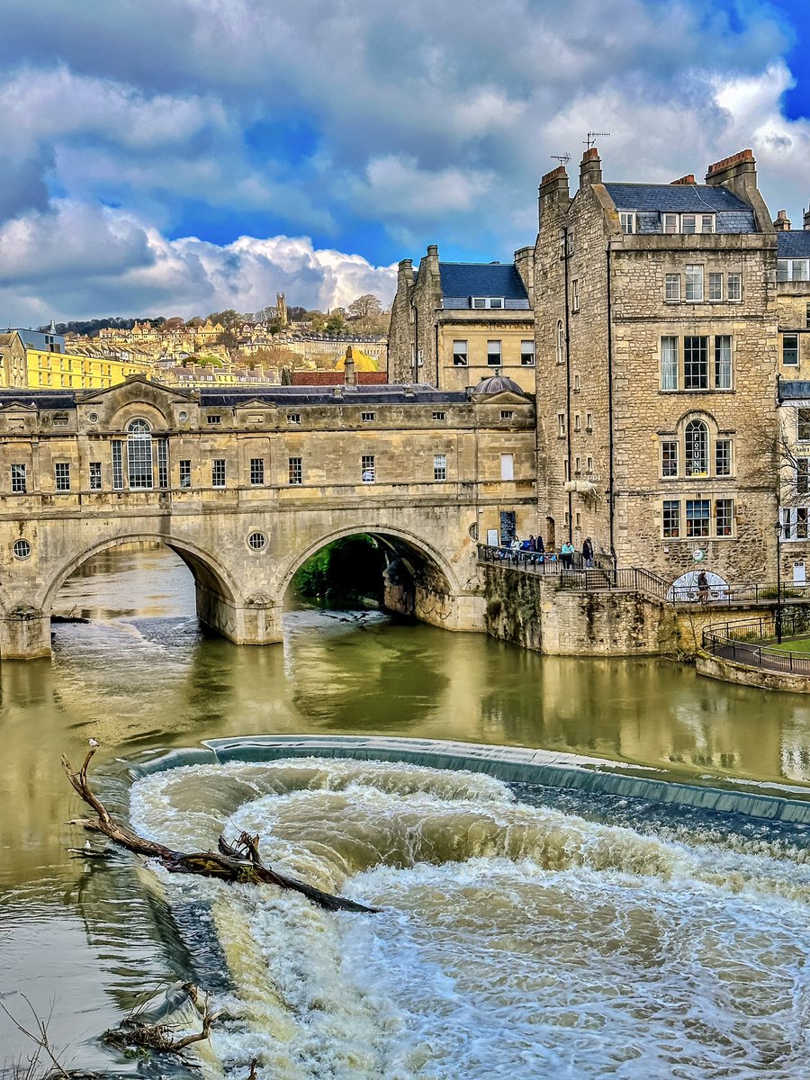 gemmak500's tweet photo. Pultney Bridge, Bath.
#bath #architecture #holiday #apartment #georgian #georgianarchitecture #somerset #birthday #pultneybridge #riveravon #avon #river #wier #bathsomerset #greatbritain #lovegreatbritain #igersbath #cityofbath #bathuk #visitbath #sunset #landscape https://t.co/Nqobctqfvx