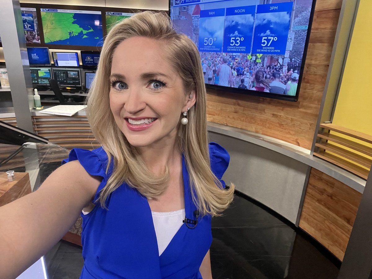 The day is here! Happy Marathon Monday! 💙🏆💛 We have team coverage on the big day live along the route… and I’m holding it down in studio keeping a close eye on the forecast! BEST OF LUCK to all the runners!! #wbz #BostonMarathon #oneBOSTON