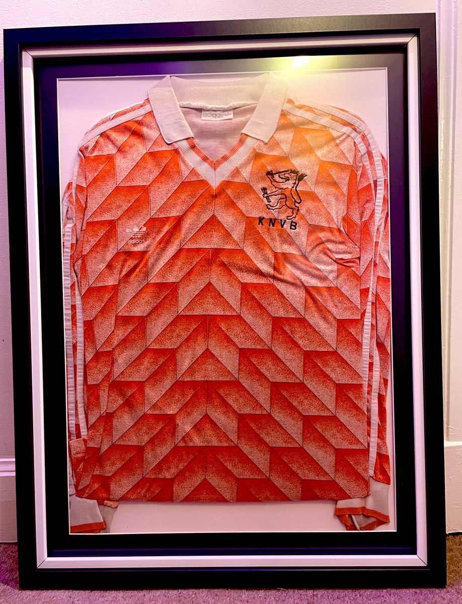 cameronphair's tweet photo. @brickkithouse I think I have the training top ? https://t.co/LUPfYBkf92