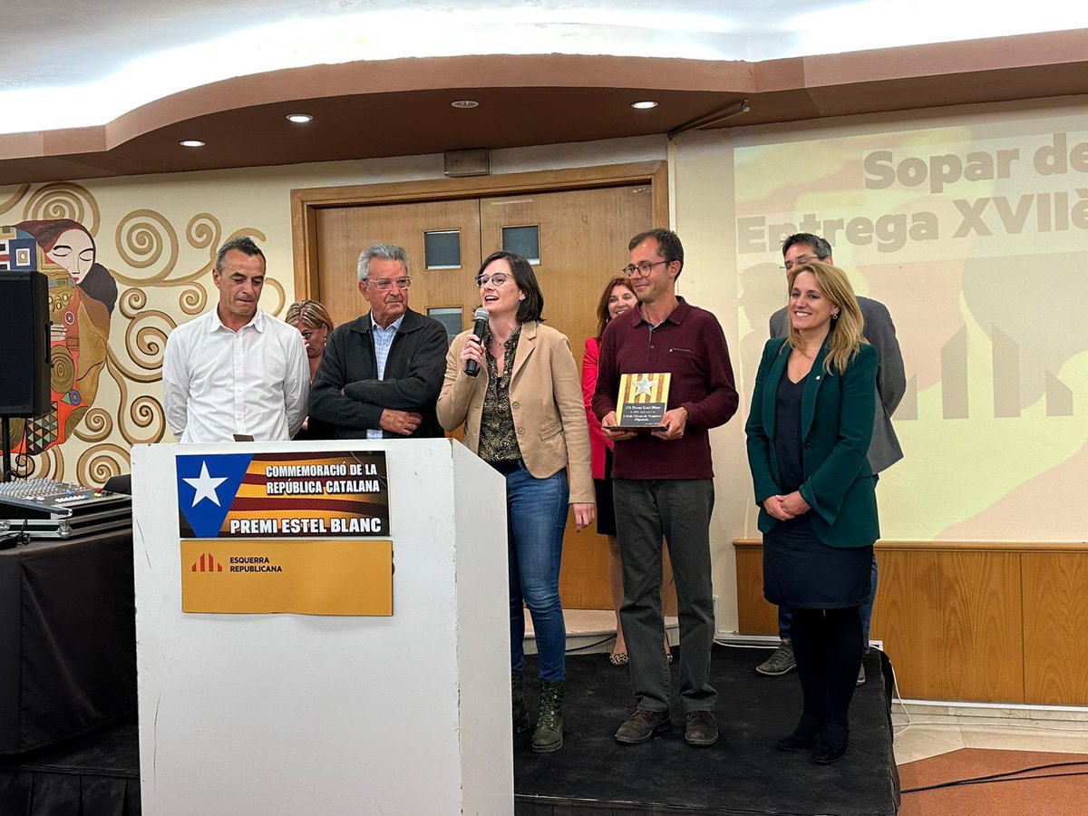 nataliamasguix's tweet photo. Un honor haver participat en el Sopar de la República i la 17a edició del Premi Estel Blanc, organitzats per @ERCAnoia 

Hem presentat les candidatures a les properes eleccions: equips solvents per a gestionar, des de la màxima exigència, però sobretot per a #transformar. https://t.co/efFHOssBKI