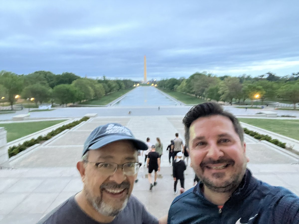 2nd year in a row joining the sunrise 🌅 run 🏃🏻‍♂️ team from the @SDChamber #SDinDC, were 12 enthusiastic partners admired historial monuments.