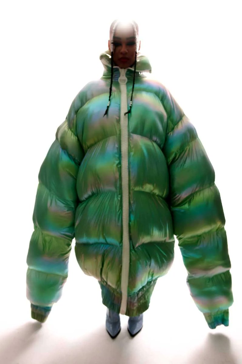 Ambizius es la cantante canaria que habla de salud mental, aquella que te inspira a alcanzar tu mejor versión. Te recuerda que ‘Valdrá la pena’ luchar por ti, abrazar tus ‘Prioridades’ y alcanzar ese universo tan tuyo con canciones como ‘H4R4’ buff.ly/3L5YZV1