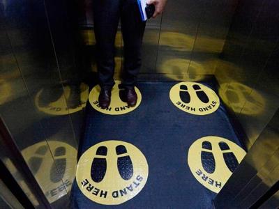 Elevators are the unsung heroes of modern urbanism, without which tall and slender buildings would not have been built. keepingyouinformed.info/trendspottr/re…