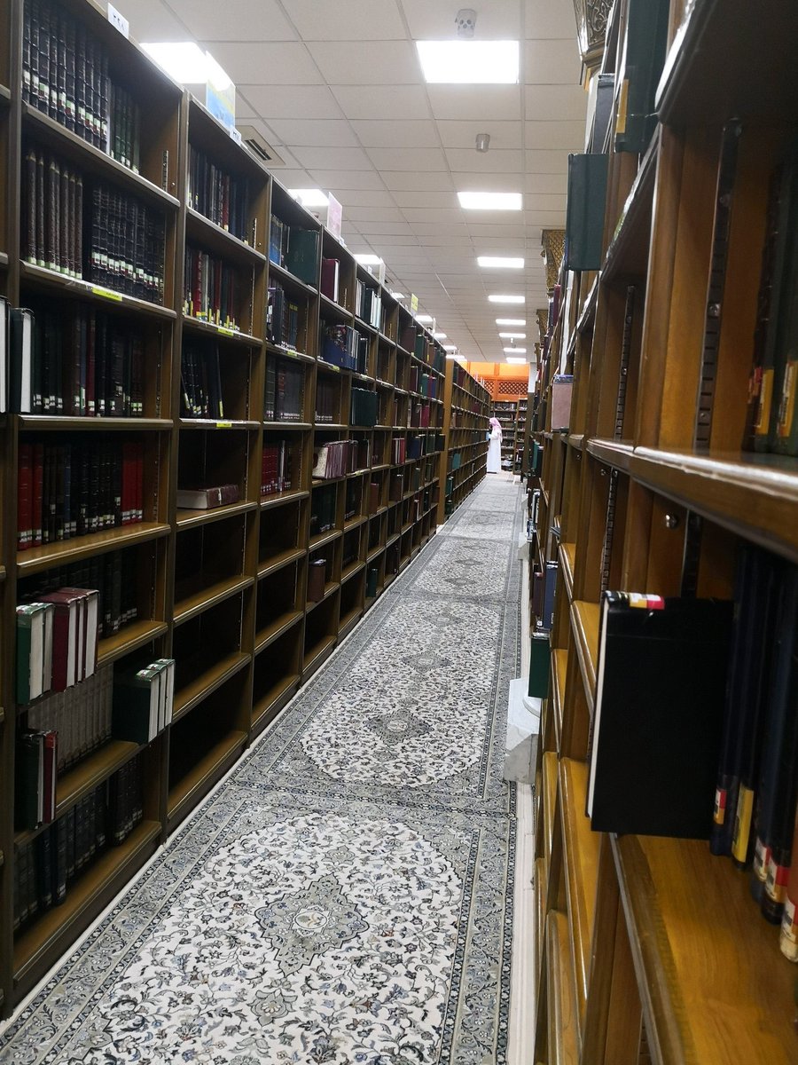 islamculturel's tweet photo. 🇸🇦 CHIFFRES - La bibliothèque de la Mosquée Prophétique comporte plus de 175 000 livres. https://t.co/aHZxxmeN9F